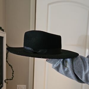 Shyanne Black Hat with Ribbon Detail